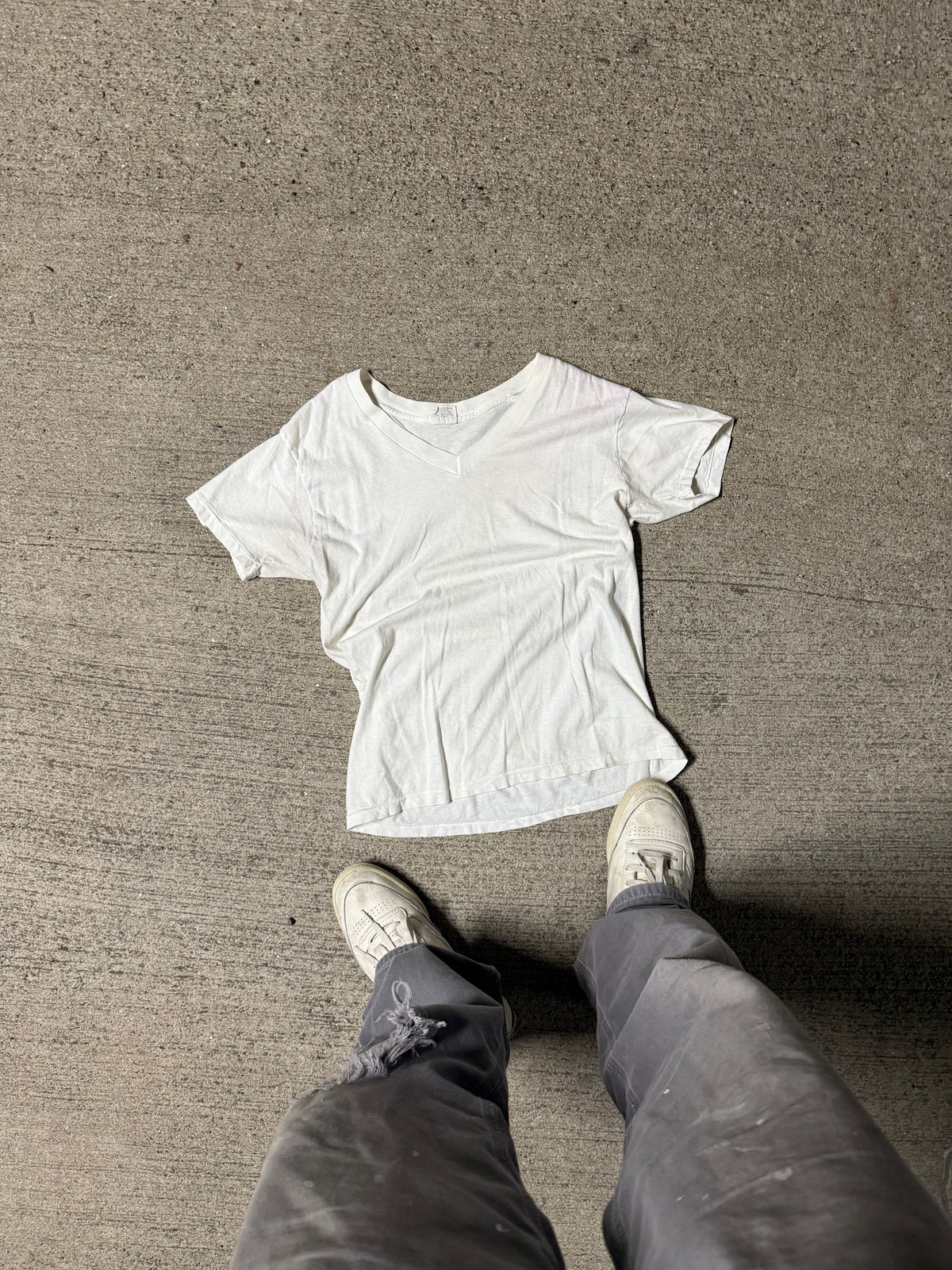 1990s V-Neck Tee | Large