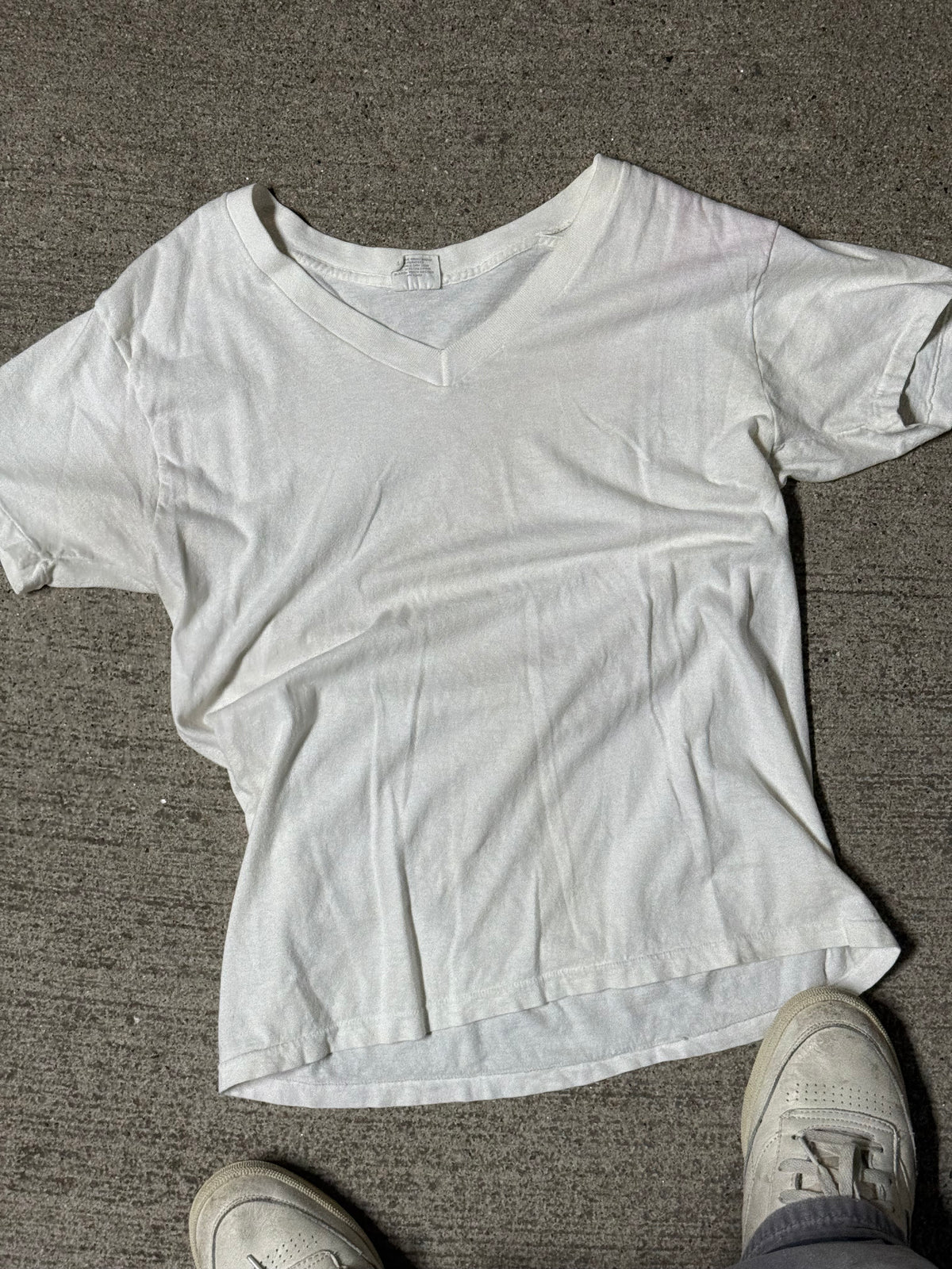 1990s V-Neck Tee | Large